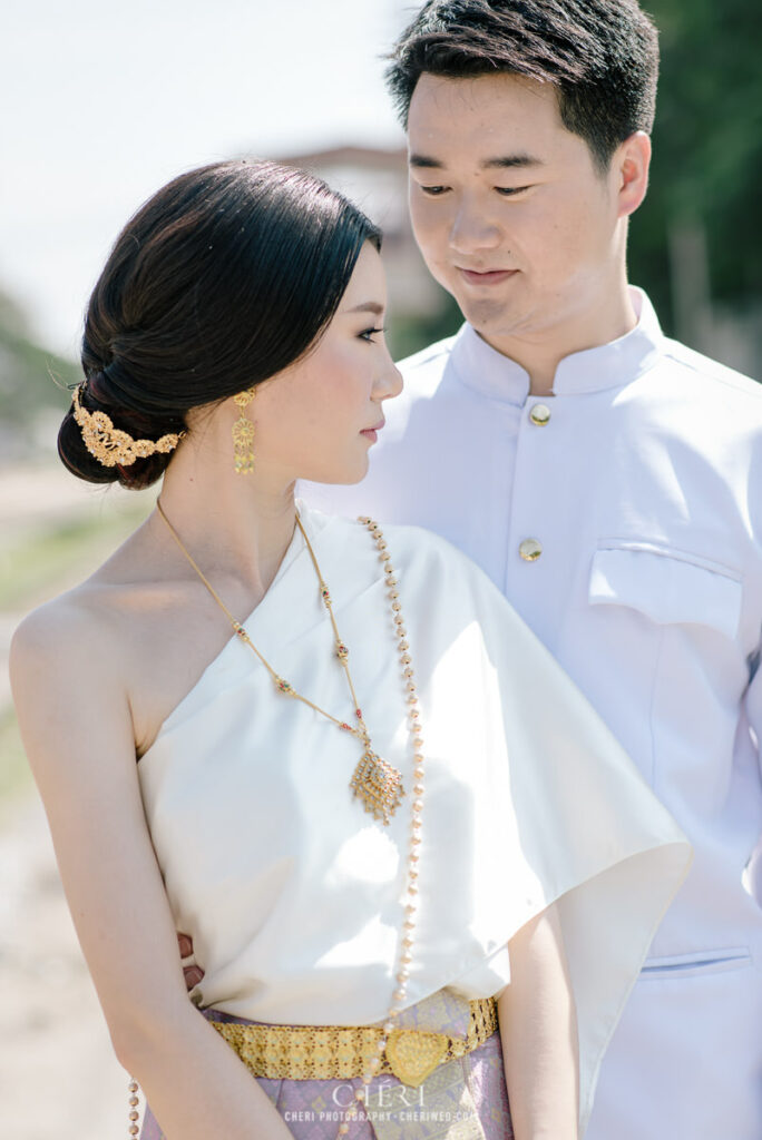 Hua Hin Beach Pre Wedding Photoshoot Isssay and Picasso from China