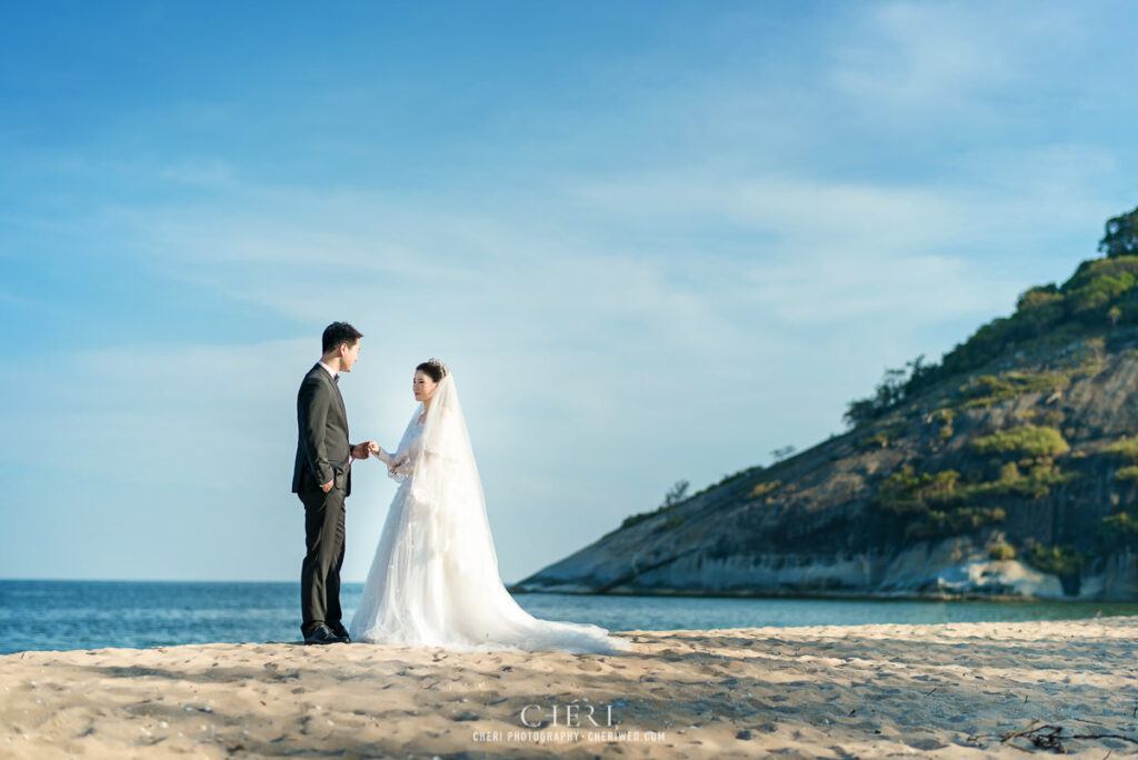 Hua Hin Beach Pre Wedding Photoshoot Isssay and Picasso from China