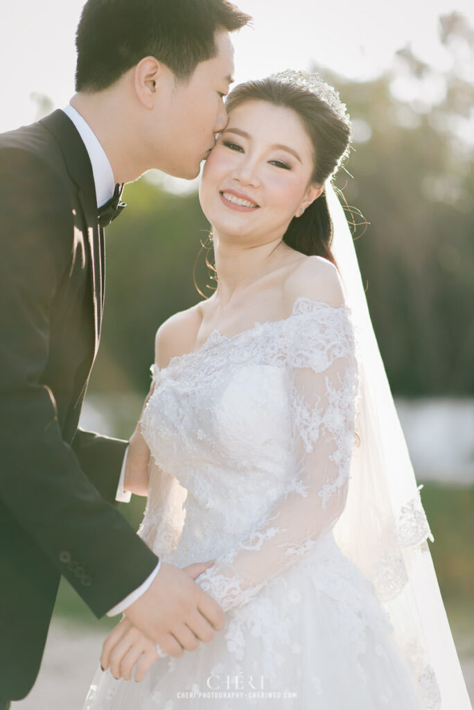 Hua Hin Beach Pre Wedding Photoshoot Isssay and Picasso from China