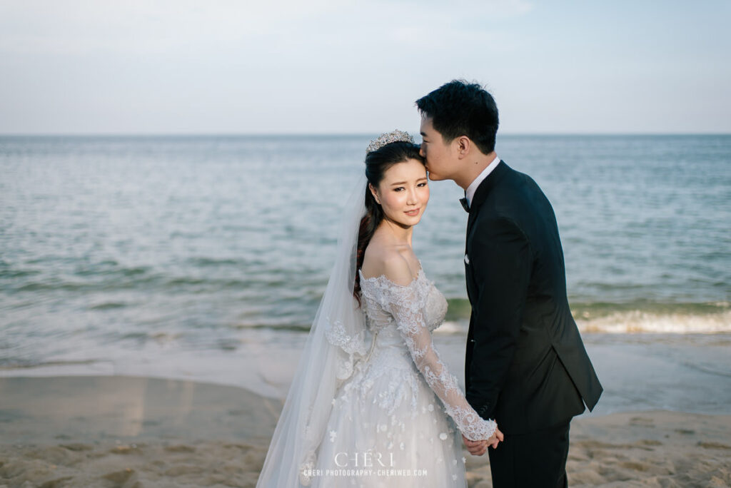 Hua Hin Beach Pre Wedding Photoshoot Isssay and Picasso from China