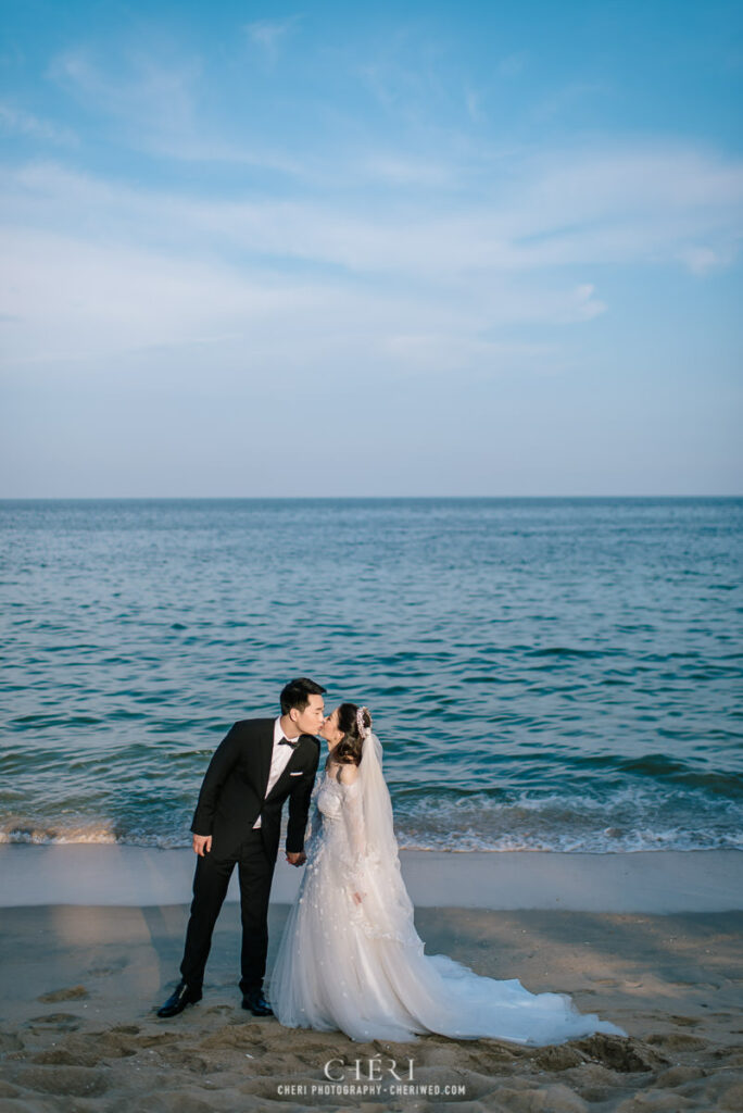 Hua Hin Beach Pre Wedding Photoshoot Isssay and Picasso from China