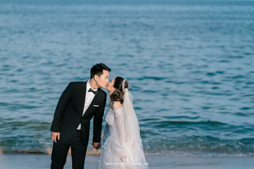 Hua Hin Beach Pre Wedding Photoshoot Isssay and Picasso from China