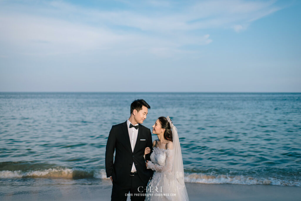 Hua Hin Beach Pre Wedding Photoshoot Isssay and Picasso from China