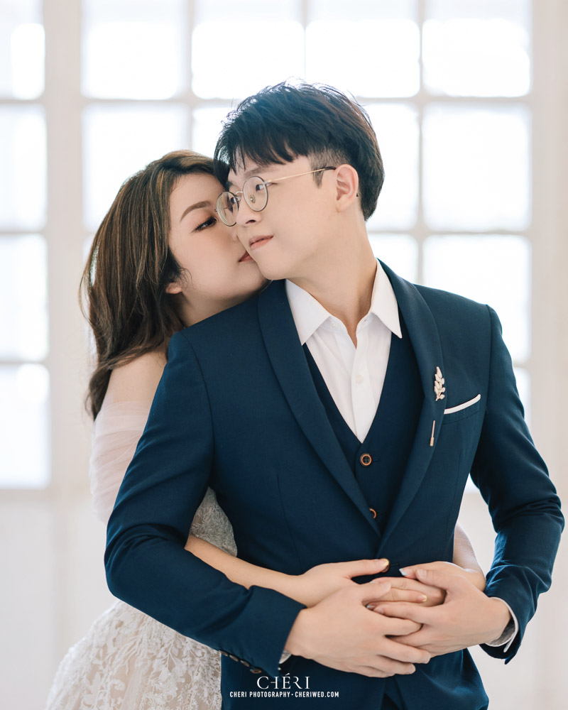 Benedict Studio Pre-Wedding Singaporean Couple's Photoshoot in Bangkok