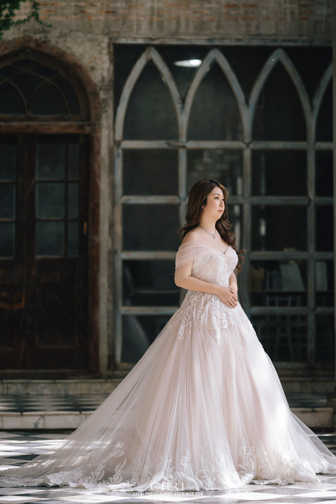 Benedict Studio Pre-Wedding Singaporean Couple's Photoshoot in Bangkok