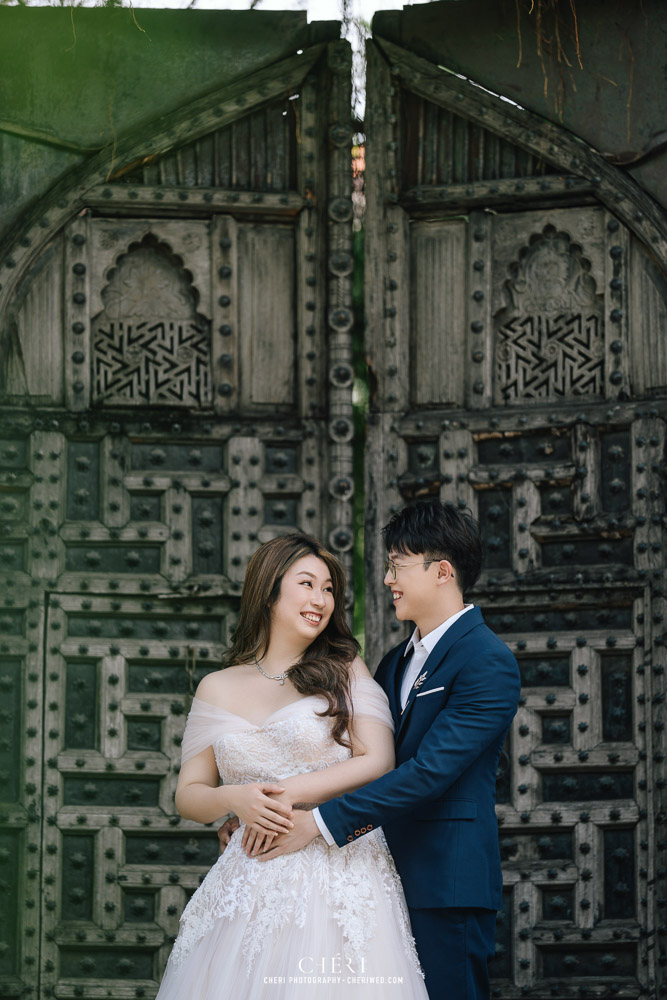 Benedict Studio Pre-Wedding Singaporean Couple's Photoshoot in Bangkok