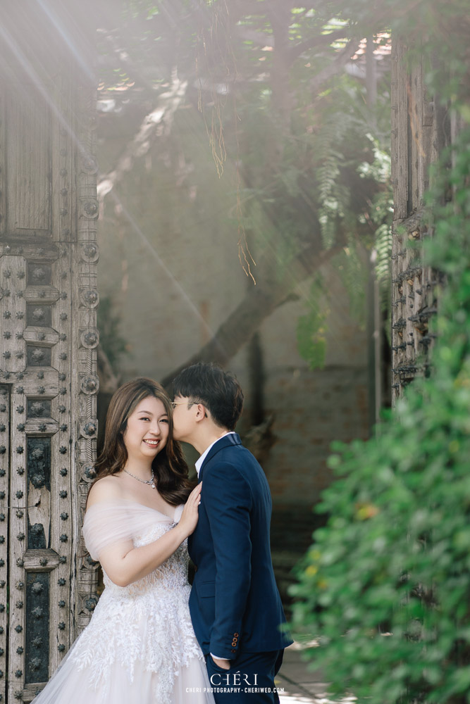 Benedict Studio Pre-Wedding Singaporean Couple's Photoshoot in Bangkok